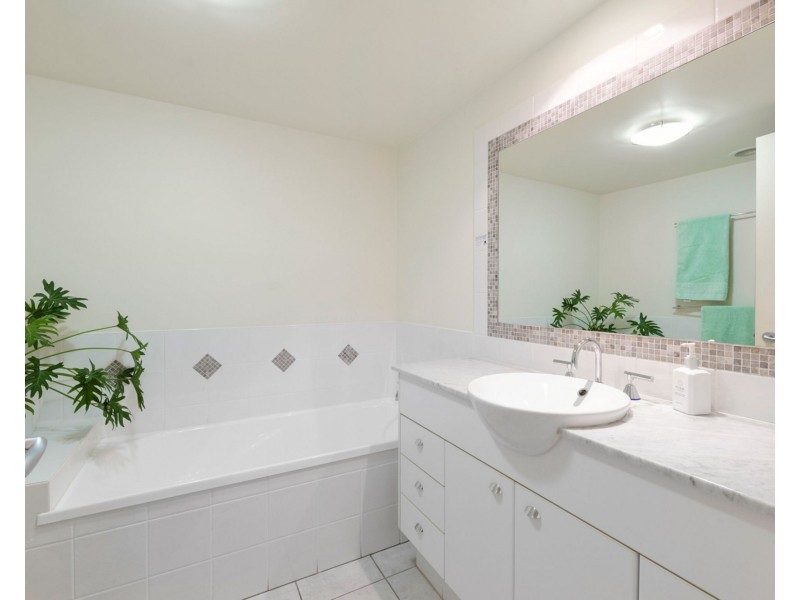 17/1 Millennium Circuit, Pelican Waters QLD 4551
