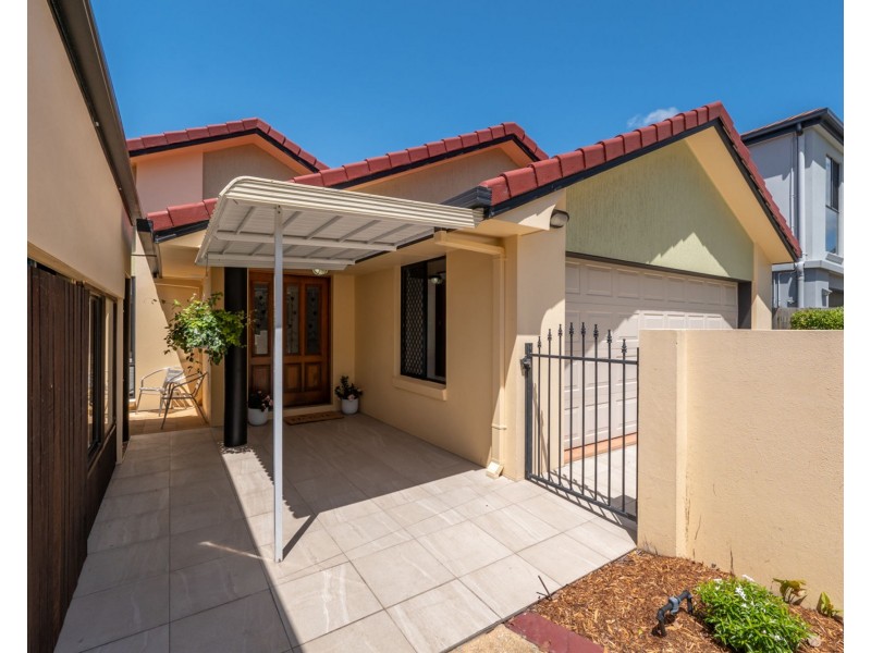 8 Agincourt Street, Pelican Waters QLD 4551