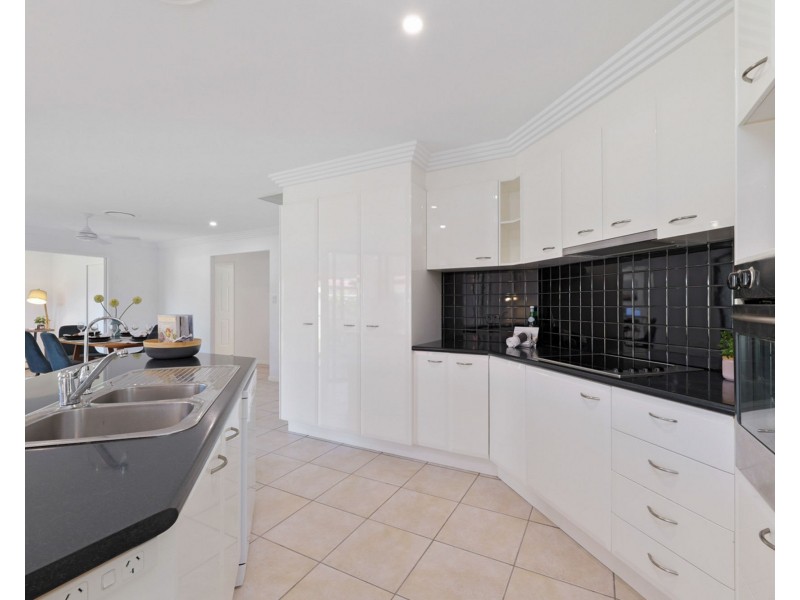 8 Agincourt Street, Pelican Waters QLD 4551