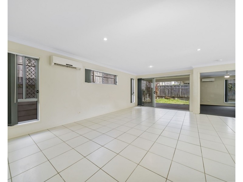 25 Sunrise Terrace, Little Mountain QLD 4551