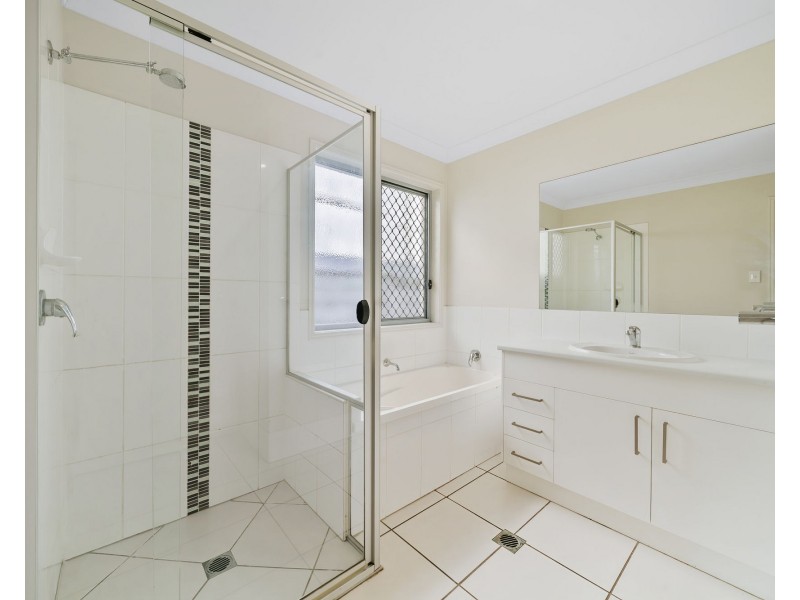 25 Sunrise Terrace, Little Mountain QLD 4551