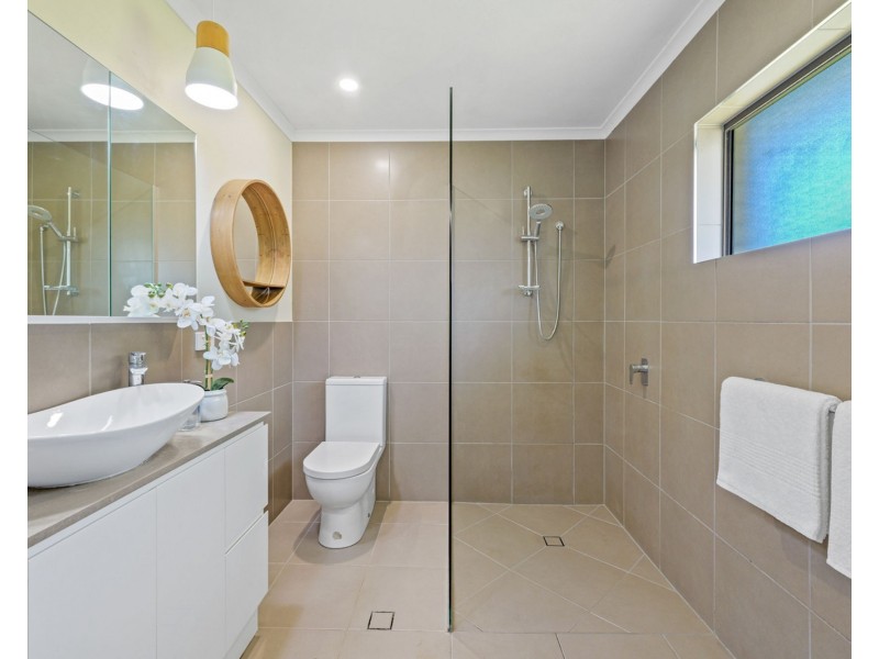 35 King Road, Mooloolah Valley QLD 4553