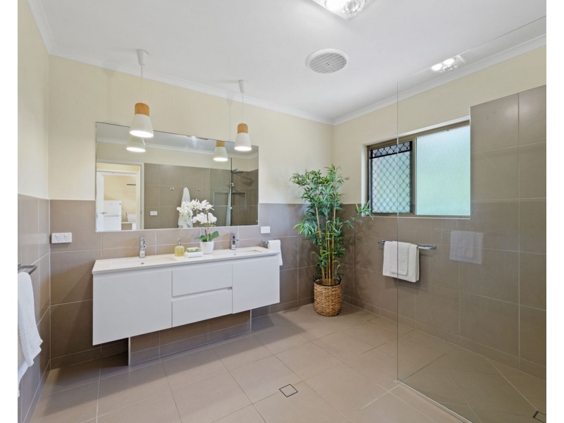 35 King Road, Mooloolah Valley QLD 4553