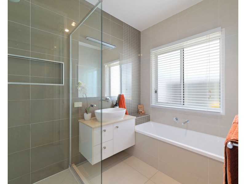23 Sea Glint Place, Pelican Waters QLD 4551
