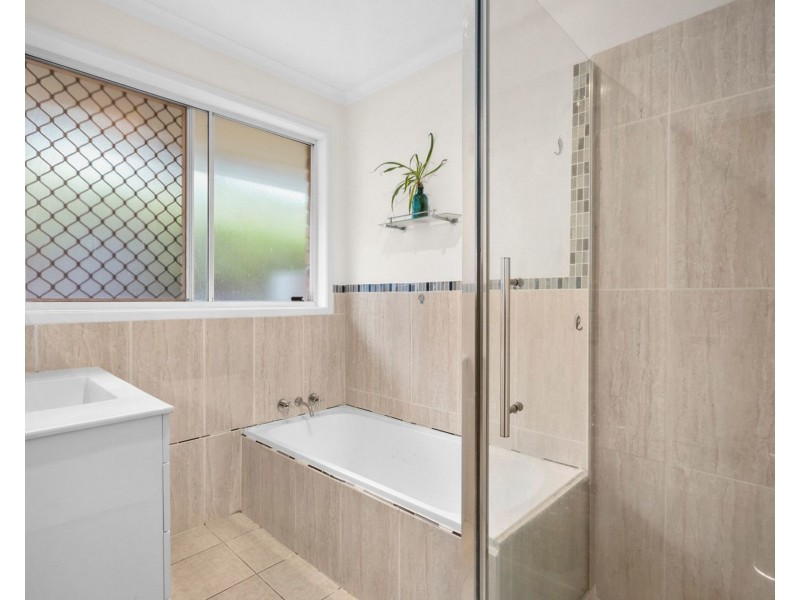 13 Bapaume Court, Aroona QLD 4551