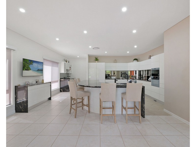 7 Midden Place, Pelican Waters QLD 4551