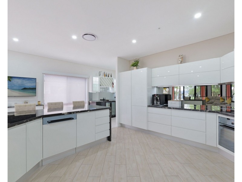 7 Midden Place, Pelican Waters QLD 4551