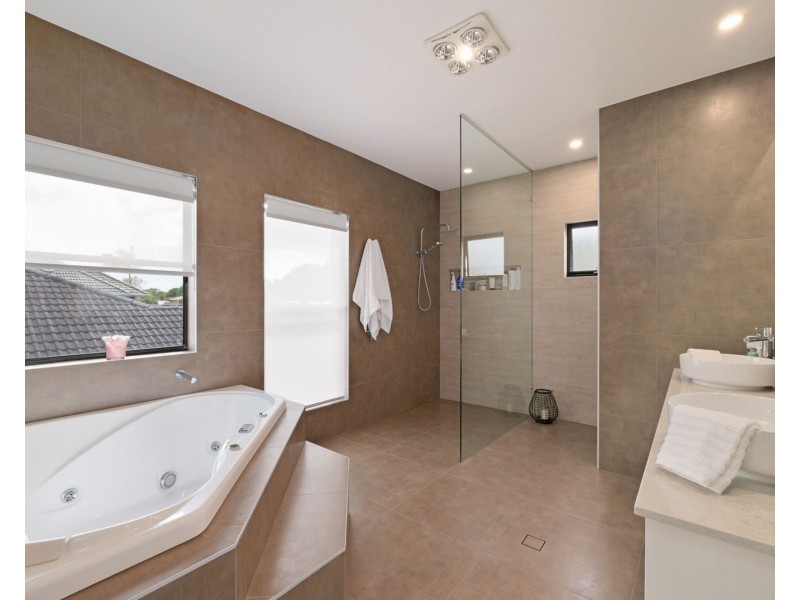 7 Midden Place, Pelican Waters QLD 4551
