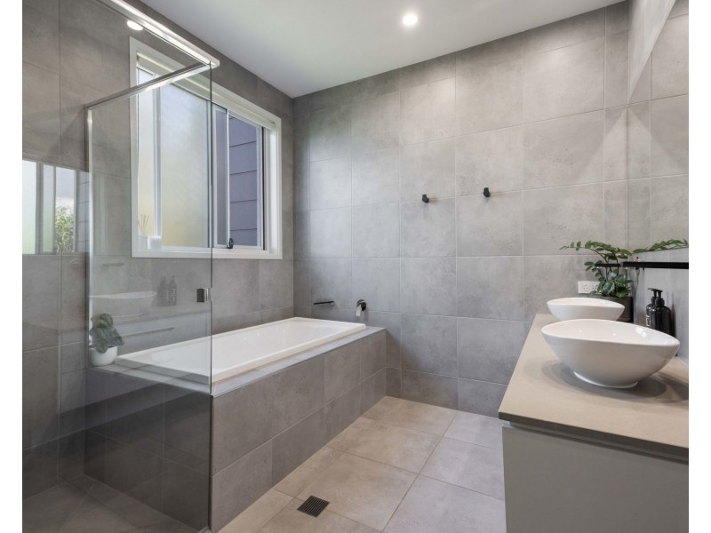 4 Zinnia Close, Peregian Springs QLD 4573