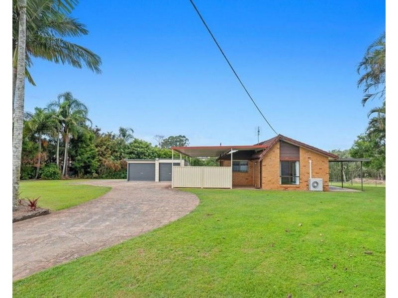 32 Peters Road, Glass House Mountains QLD 4518