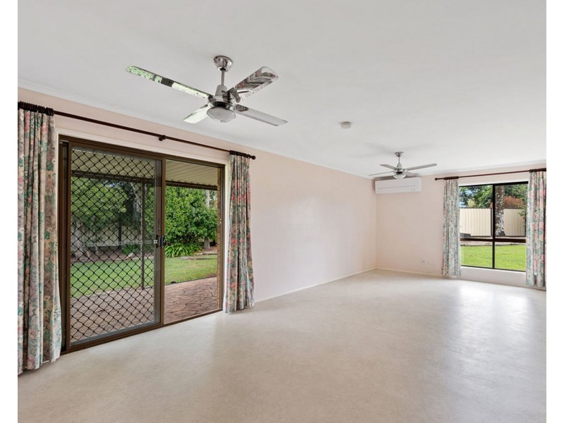 32 Peters Road, Glass House Mountains QLD 4518