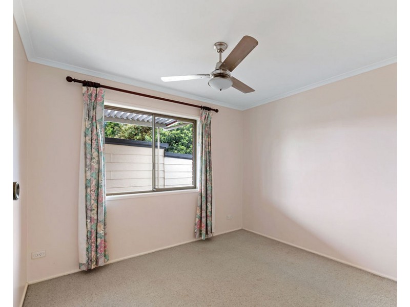 32 Peters Road, Glass House Mountains QLD 4518