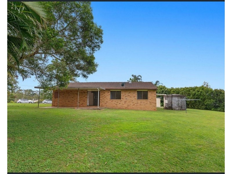 32 Peters Road, Glass House Mountains QLD 4518