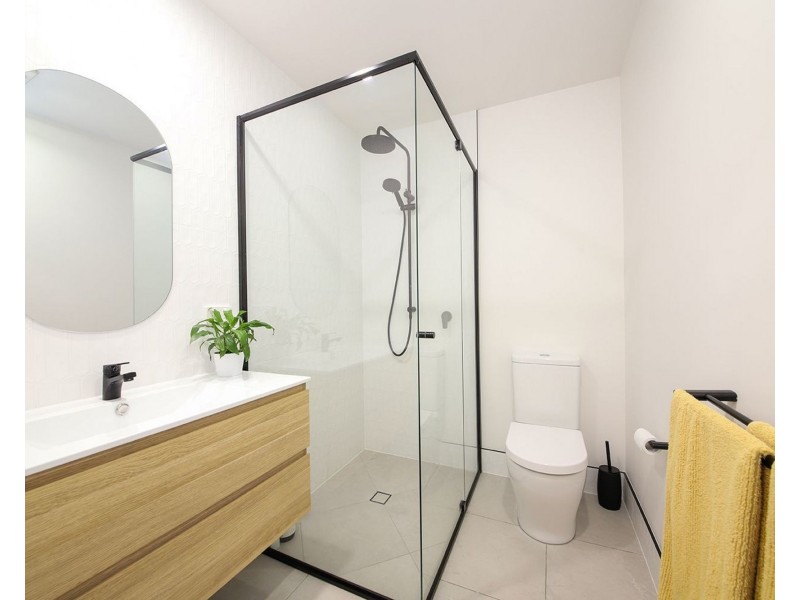 1/11 Ilaroo Crescent, Warana QLD 4575