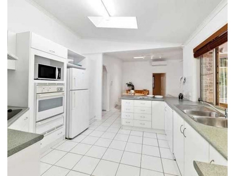 22 Seacove Court, Noosaville QLD 4566