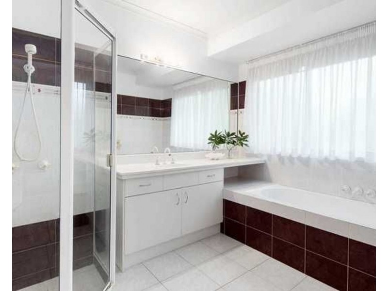 22 Seacove Court, Noosaville QLD 4566