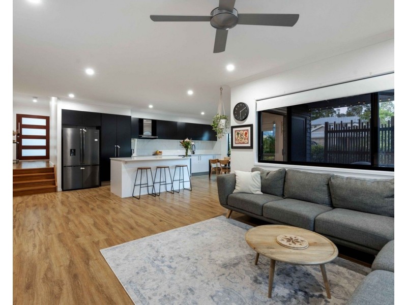 1 Hooper Court, Landsborough QLD 4550