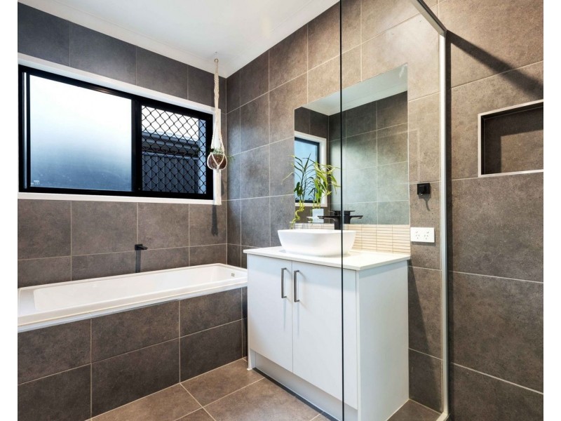 1 Hooper Court, Landsborough QLD 4550