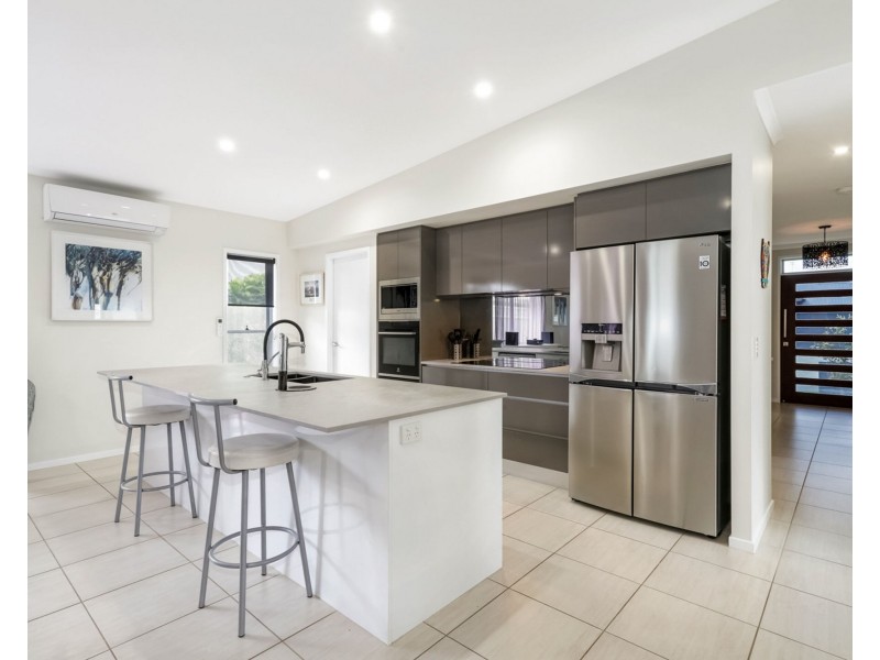 12 Bond Street, Pelican Waters QLD 4551