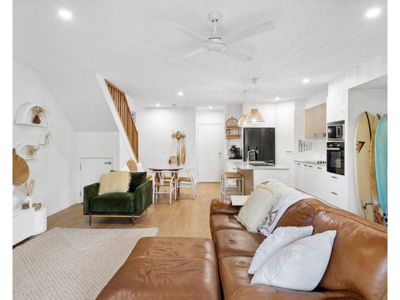 2/1A Regatta Boulevard, Wurtulla QLD 4575