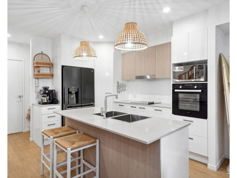 2/1A Regatta Boulevard, Wurtulla QLD 4575