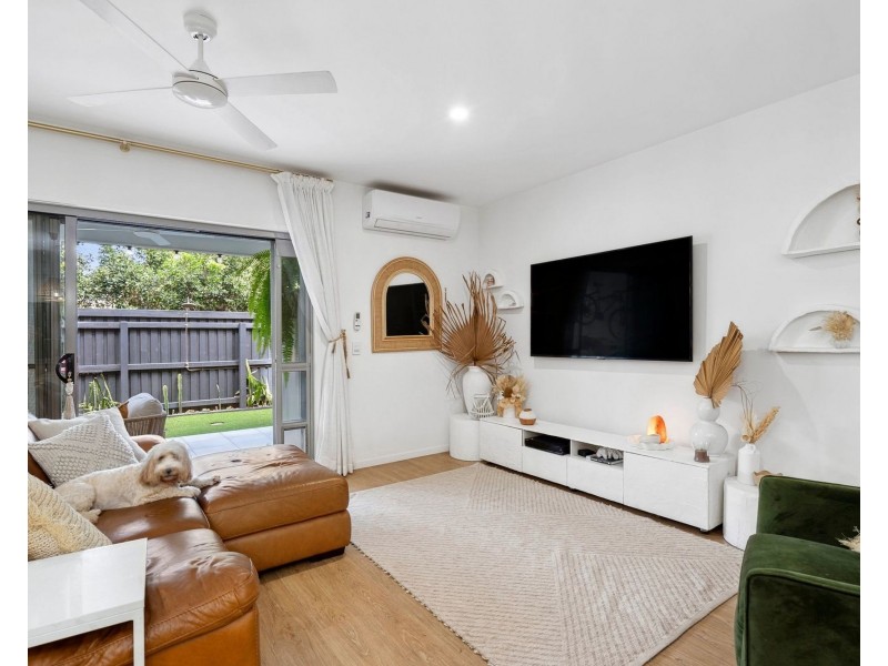 2/1A Regatta Boulevard, Wurtulla QLD 4575