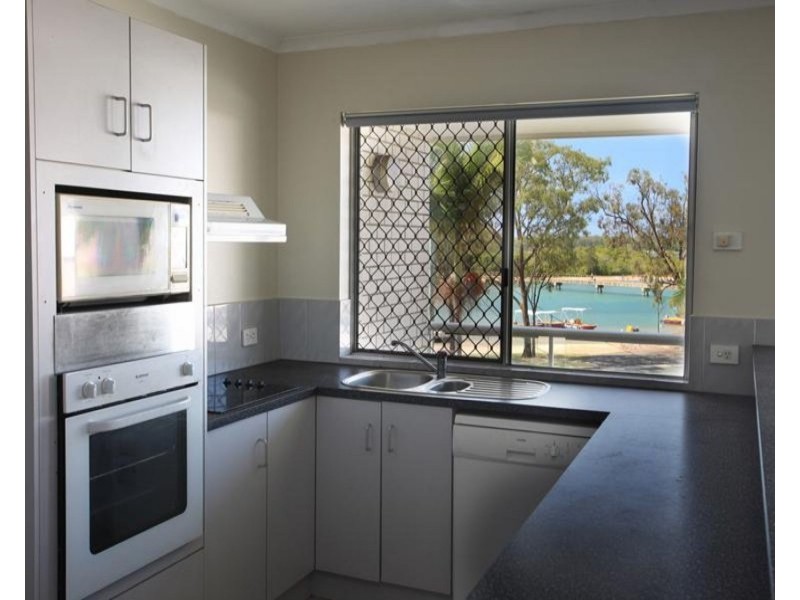 9/71 Bradman Ave, Maroochydore QLD 4558