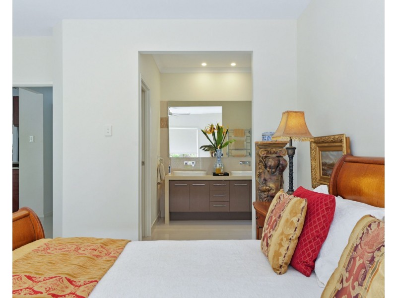 2 Forster Place, Pelican Waters QLD 4551
