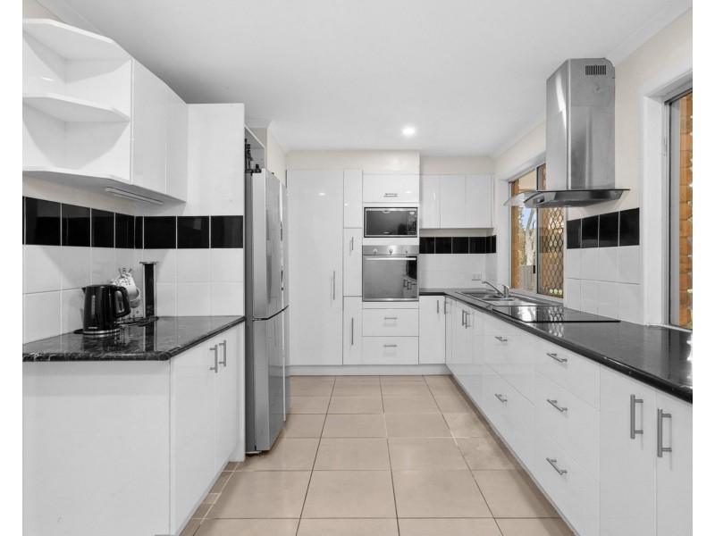 13 Bapaume Court, Aroona QLD 4551