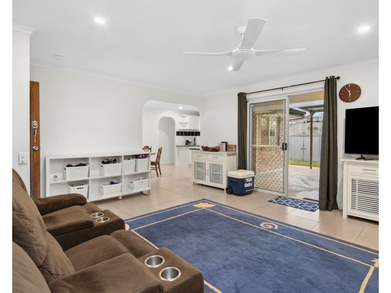 13 Bapaume Court, Aroona QLD 4551