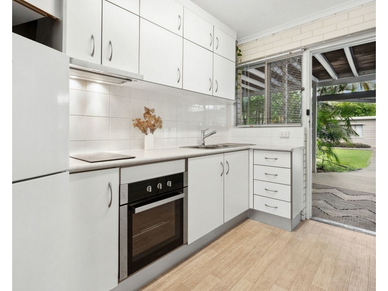 2/15 Russell Street, Noosaville QLD 4566