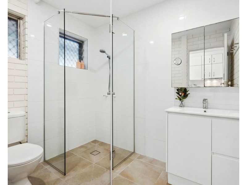 2/15 Russell Street, Noosaville QLD 4566