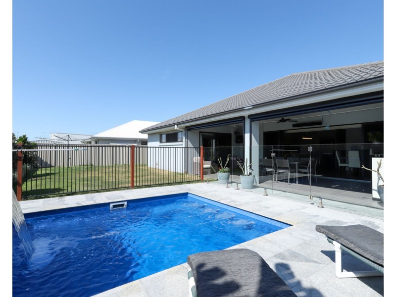 53 Macintyre Crescent, Pelican Waters QLD 4551