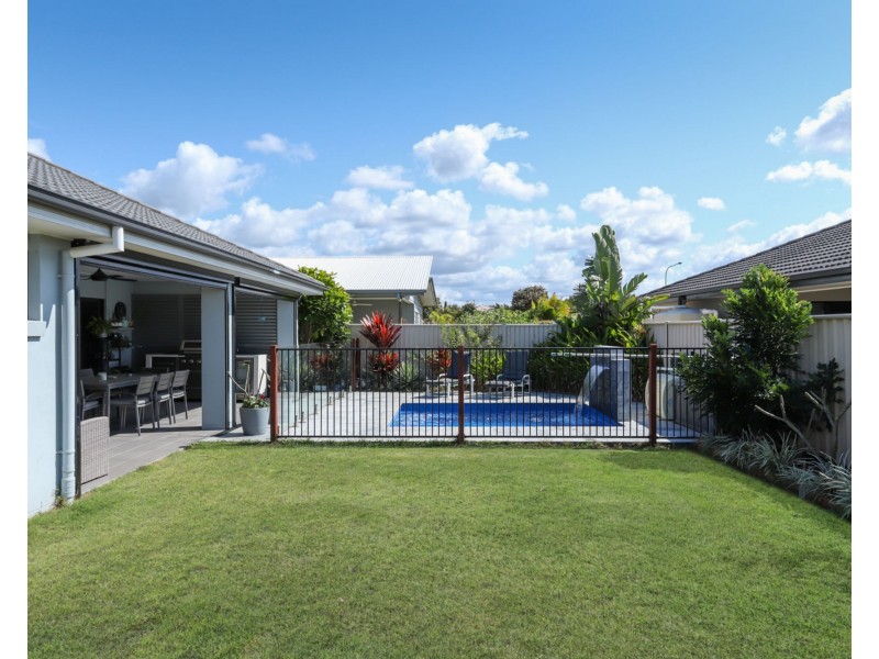 53 Macintyre Crescent, Pelican Waters QLD 4551