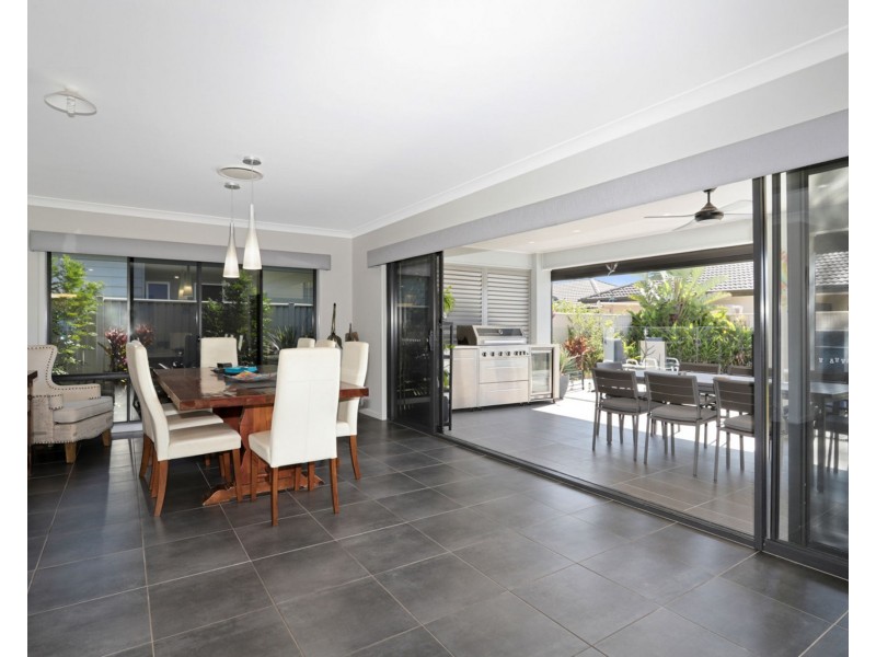 53 Macintyre Crescent, Pelican Waters QLD 4551