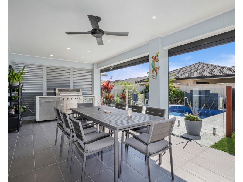 53 Macintyre Crescent, Pelican Waters QLD 4551