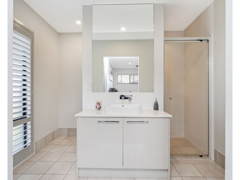 53 Macintyre Crescent, Pelican Waters QLD 4551