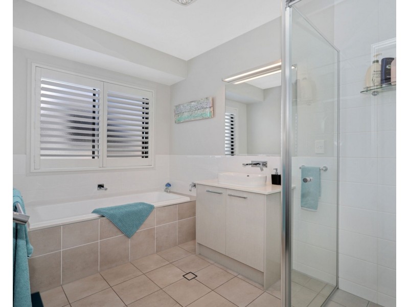 53 Macintyre Crescent, Pelican Waters QLD 4551