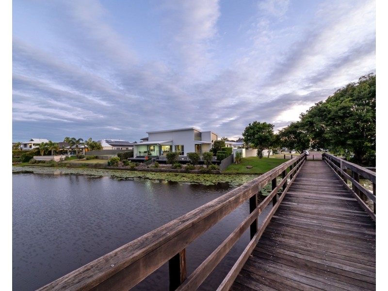 5 Wallum Close, Pelican Waters QLD 4551