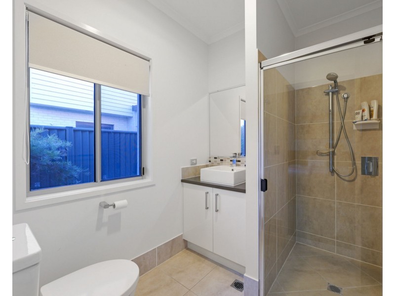 5 Wallum Close, Pelican Waters QLD 4551