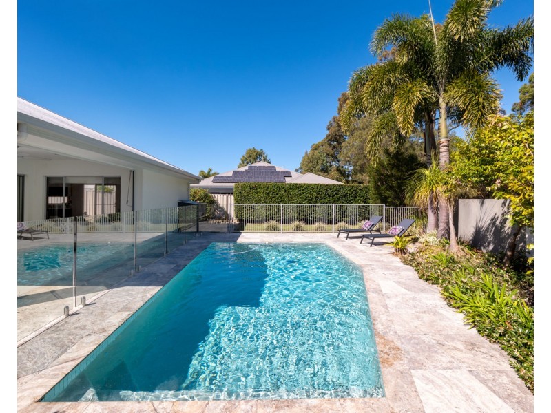 2 Creek View Place, Pelican Waters QLD 4551