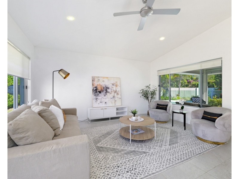 2 Creek View Place, Pelican Waters QLD 4551