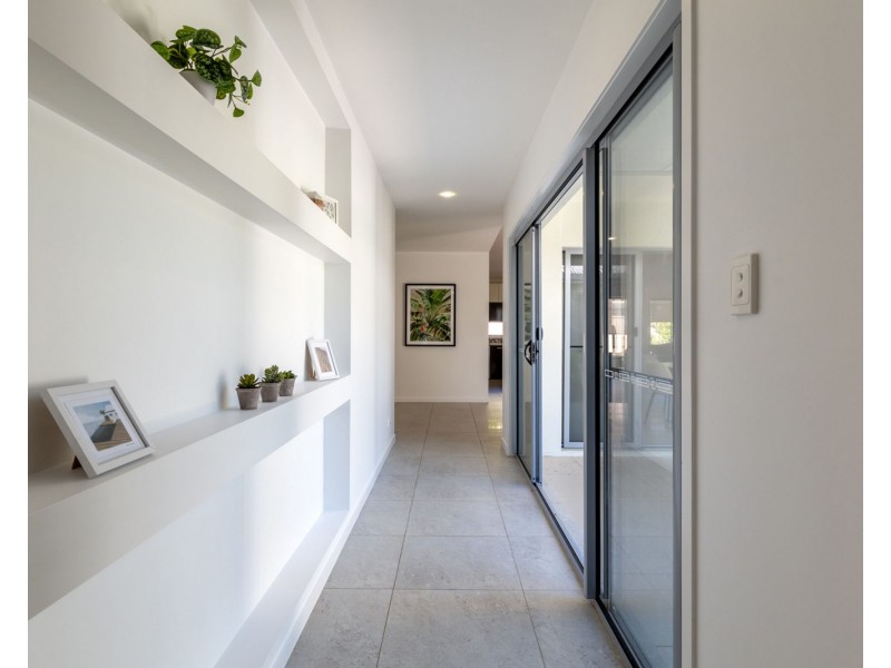 2 Creek View Place, Pelican Waters QLD 4551