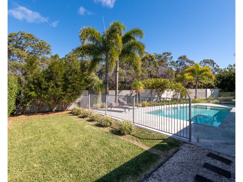 2 Creek View Place, Pelican Waters QLD 4551