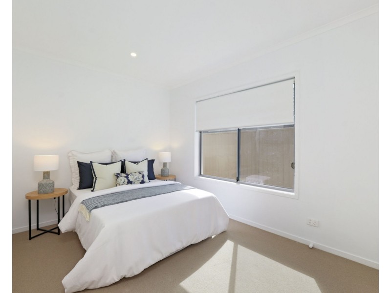 2 Creek View Place, Pelican Waters QLD 4551