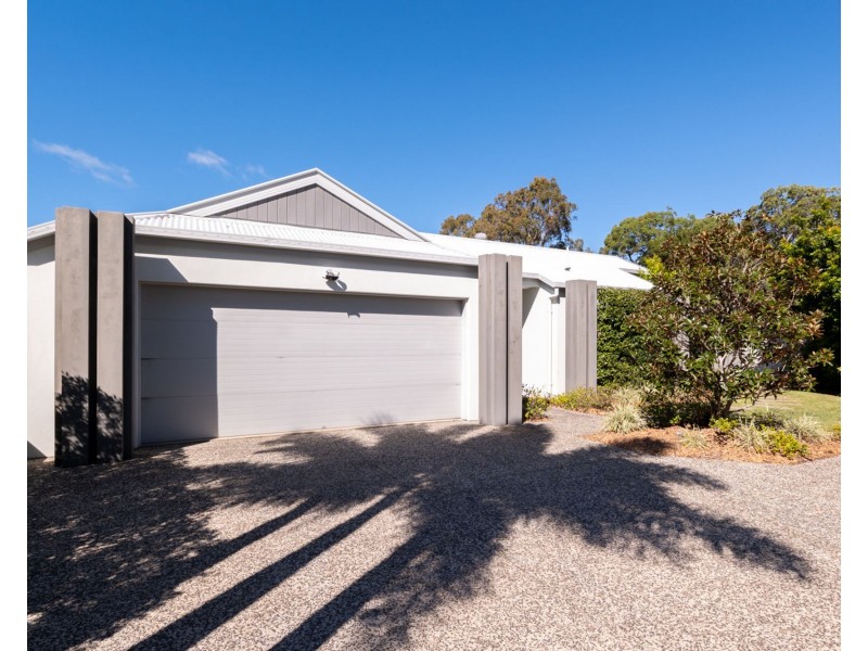 2 Creek View Place, Pelican Waters QLD 4551