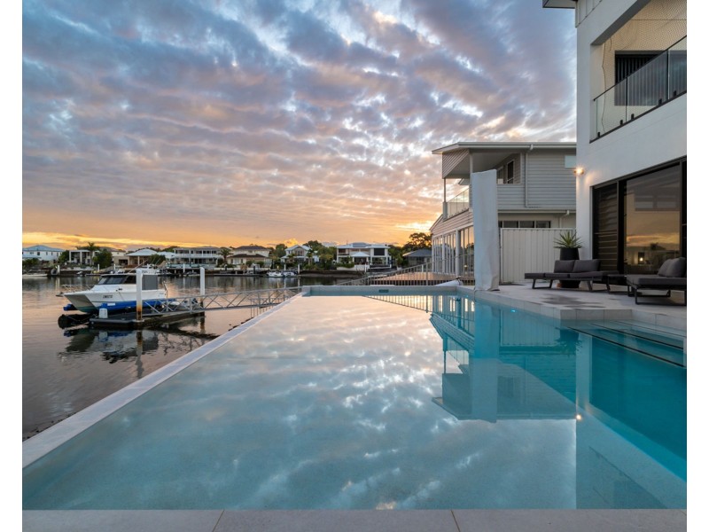 21 Sea Glint Place, Pelican Waters QLD 4551
