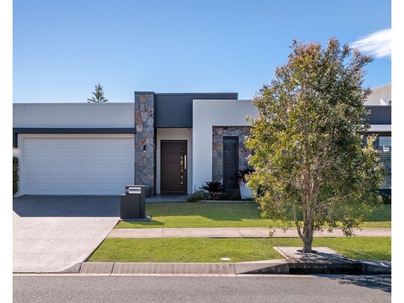 10 Arlington Drive, Pelican Waters QLD 4551