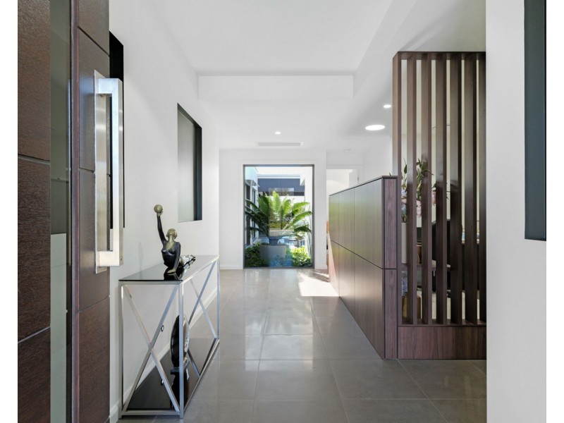 10 Arlington Drive, Pelican Waters QLD 4551