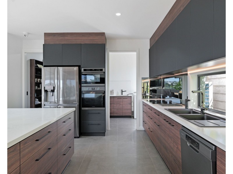 10 Arlington Drive, Pelican Waters QLD 4551